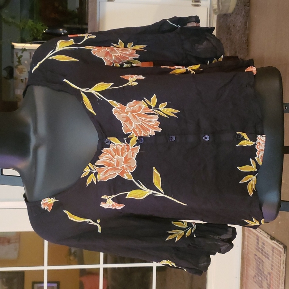 AMUSE SOCIETY soft, stylish XS blouse.